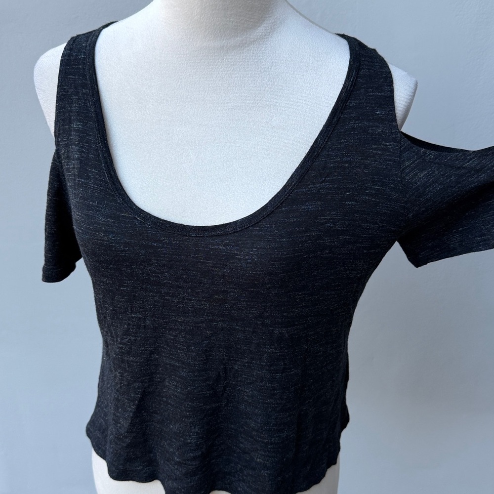 ZELLA Nordstrom Black Grey/Gray Cold Shoulder Exercise Workout Crop Top  Medium